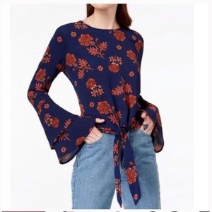 Self ❤️ e navy floral blouse size M